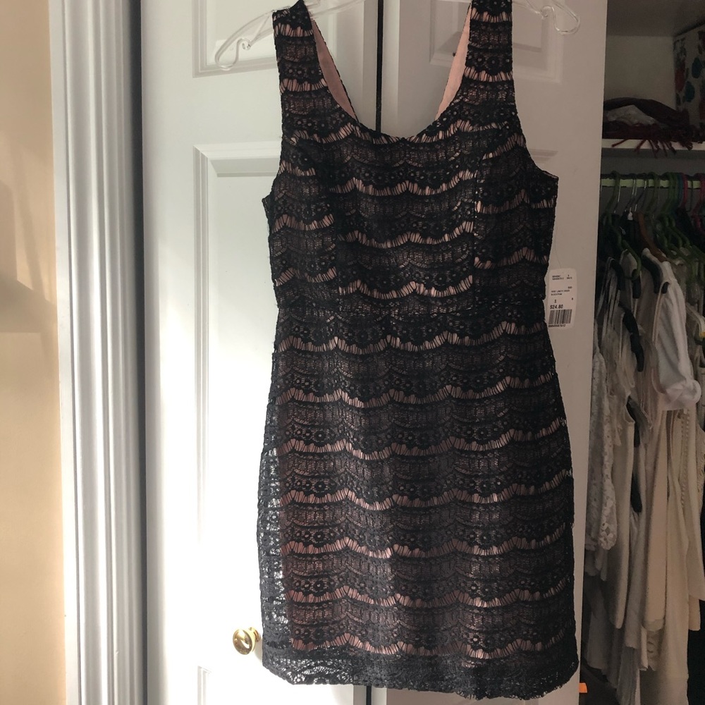 Forever 21 lace dress size small